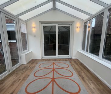 4 Bed Link Detached - Photo 1