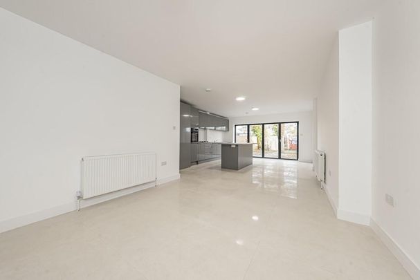 5 bedroom semi-detached house to rent - Photo 1