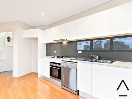 Trendy Unit With Balcony, Car Space, Air Con & Internal Laundry - Photo 5