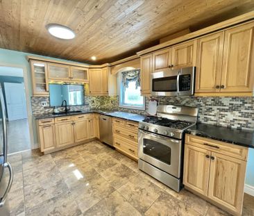 For Lease - 241 Emms Drive Unit# Upper, Barrie, Ontario - Photo 1