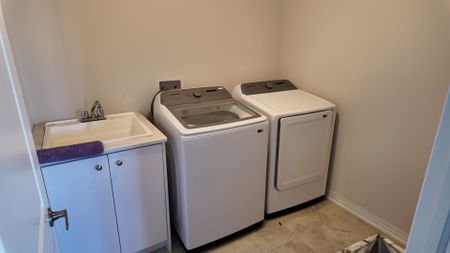 For Lease - 3 Weylie Street, Hamilton, Ontario - Photo 3