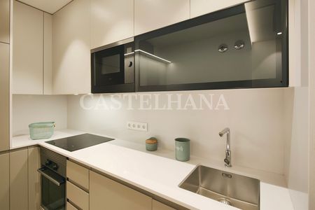 Apartamento T1 para arrendamento, com jardim privativo, no Campo Pequeno - Photo 4