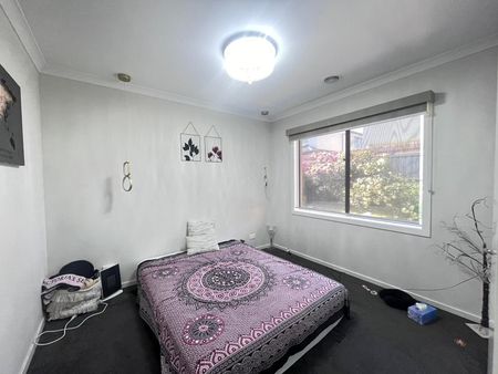 Elegant Home Designed for Comfort, Style, and Functionality - Photo 3