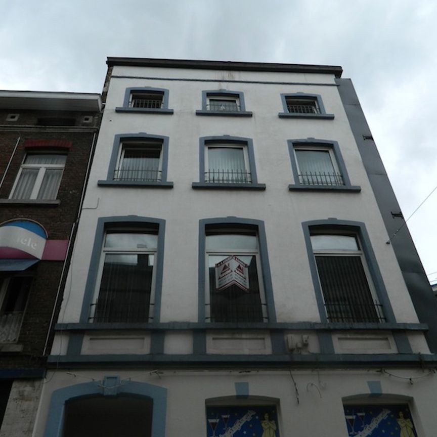 appartement entièrement remis à neuf à 6000 Charleroi - Foto 1