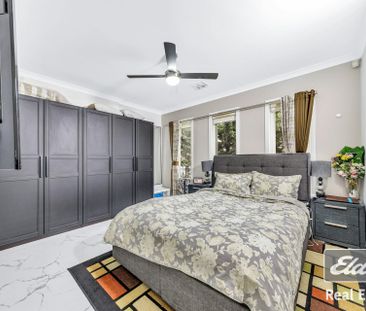 Beautiful double storey opposite the Wyndham Village shopping centre ! - Photo 4