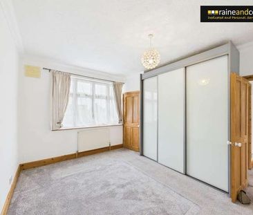 Aberdale Gardens, Potters, EN6 - Photo 4