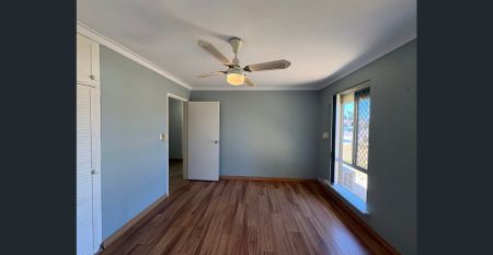 3x1 House in Rockingham with Special Feature. - Photo 5