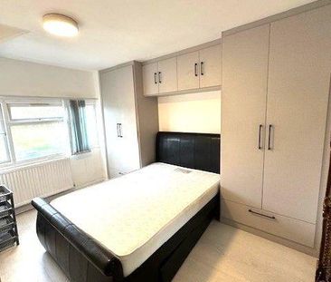 4 bedroom semi-detached house to rent - Photo 1