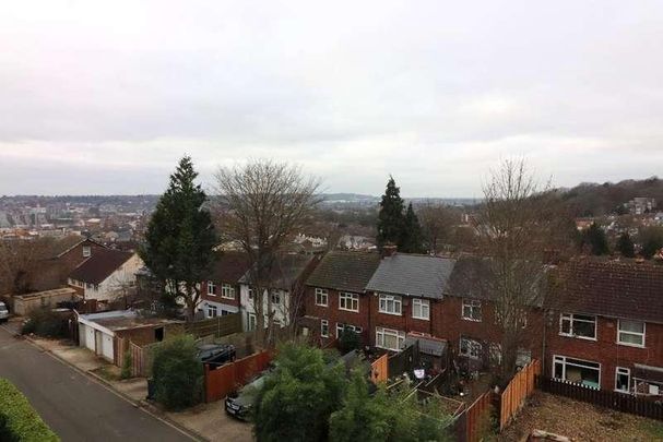 Treetop Close, Luton, Bedfordshire, LU2 - Photo 1