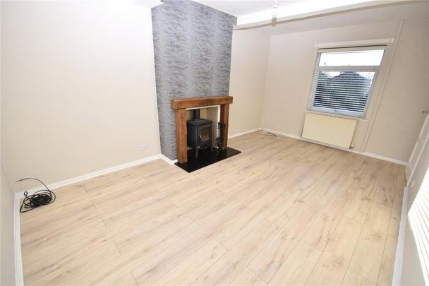 2 bedroom end of terrace house to rent - Photo 1