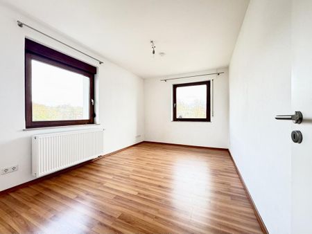 Attraktive 3-Zimmer-Wohnung mit separatem Essbereich und zwei Balkonen in Oberstenfeld - Photo 4