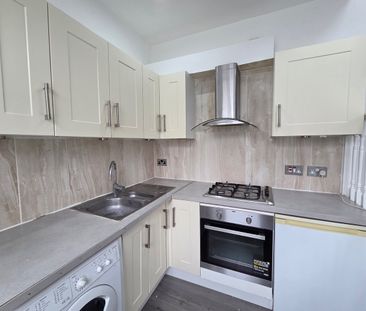 2 Bed Flat, Telford Avenue Streatham Hill, SW2 - Photo 2