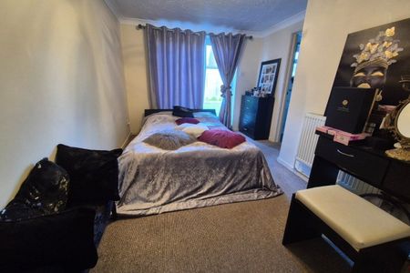 King John Avenue - Photo 4