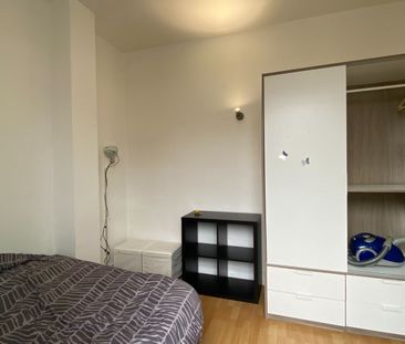 Appartement a louer Paris - Loyer €609/mois charges comprises ** - Photo 3