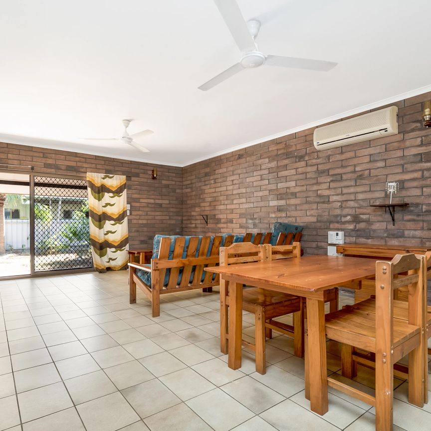 Perfect property for low maintenance living - Photo 1