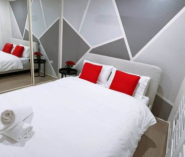 Ideal Family Home with Unbeatable Convenience - Photo 4