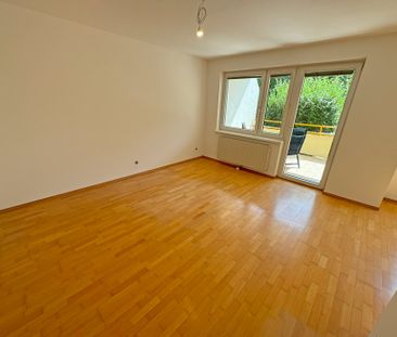 Stockerau – renovierte 3-Zimmer-Wohnung mit Loggia in Ruhelage – 84 m² - Photo 3