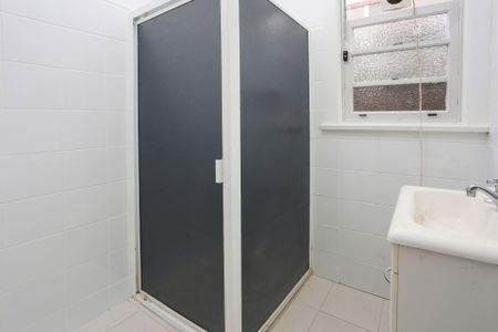 Renovated Two Bedroom Home! - Photo 4