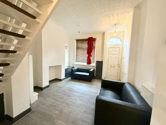 3 bedroom terraced house to rent - Photo 1