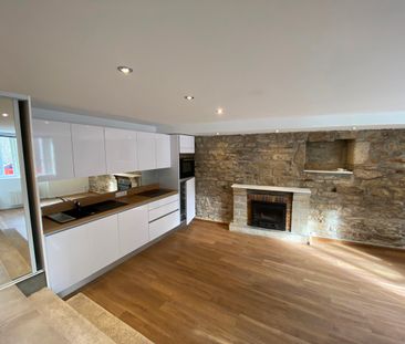 A Louer – Libre immédiatement – Petite Maison Entièrement Rénovée a... - Photo 5