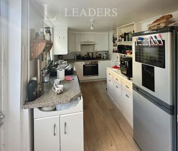 2 bedroom house to rent Wood Street, PO21 - Photo 1