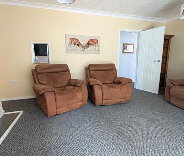 2 bedroom bungalow to rent - Photo 1