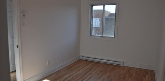 4 1/2, 3ième Étage à $1,395 - Photo 2