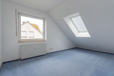 Schöne ca. 135 m² große 4-Zimmer-Maisonettewohnung mit Dachatelier und Westloggia in Garenfeld! - Photo 2