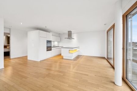 Live Hoch2 in this beautiful attic apartment - Photo 4