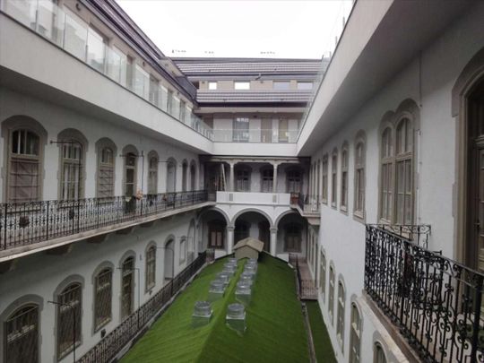 Kiadó felújított lakás - Budapest VI. kerület - Fotó 1