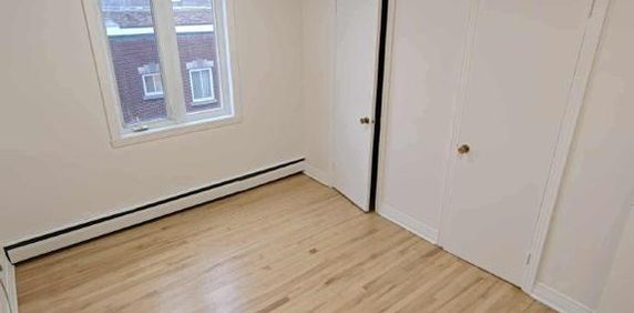 Grand 4 1/2 Rénové Rosemont - Photo 2