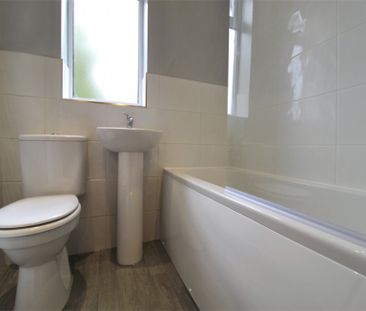 3 Bedroom Terraced To Let - Photo 4