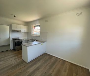 Property on Hold - Beautifully Renovated 3-Bedroom Home in a Quiet ... - Photo 5