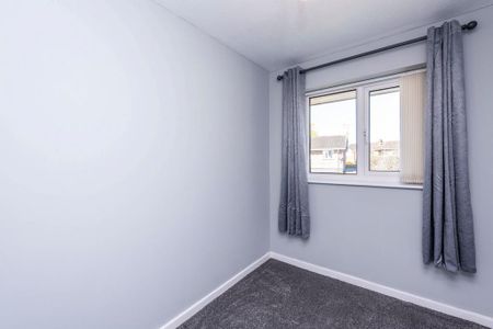 3 bedroom semi-detached house to rent - Photo 4