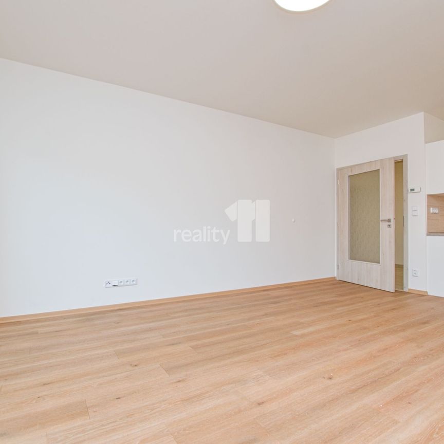 Pronájem bytu 2+kk 74 m², Papírová 123, Liberec - Fotografie 1