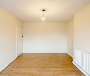 3 bedroom House To Let Total Size: 991 SQ FT - Photo 6