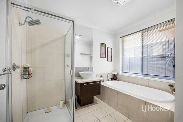 40 Breasley Parkway, Point Cook VIC, Belconnen - Photo 1