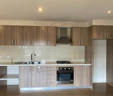 - Modern Apartment in Central Springvale - Photo 2