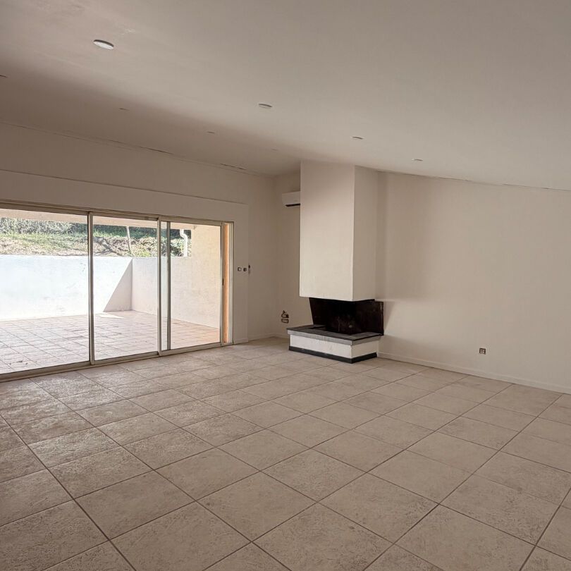 Maison T4 r�nov�e de plain-pied avec jardin, - Photo 1