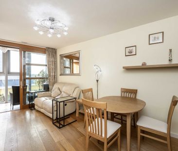 Lombard Road, SW11, London - Photo 6