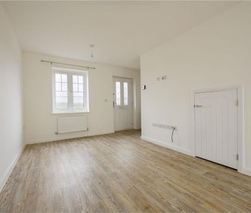 2 bedroom semi-detached house to rent - Photo 4