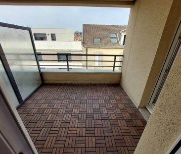 Appartement T2 secteur Moissons dans résidence avec balcon et parking - Photo 2