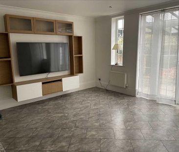 4 bedroom semi-detached house to rent - Photo 1