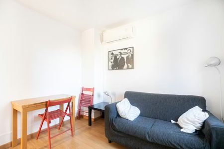 Carrer Gran de Gràcia, Barcelona, Catalonia 08012 - Photo 2