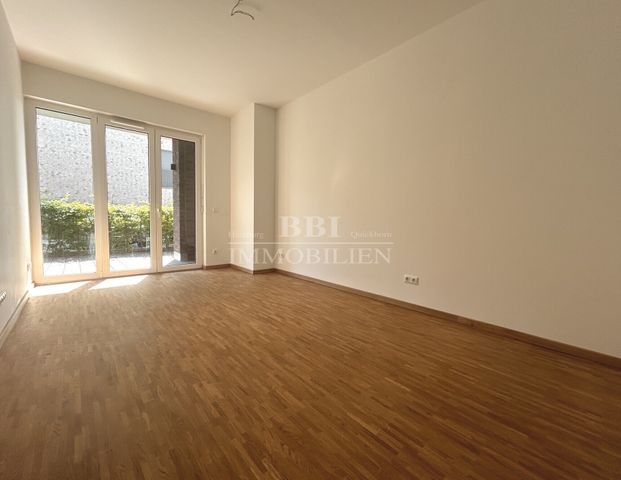Schöne 2-Zimmer-Wohnung im 2. Obergeschoss mit Balkon und Tiefgaragenstellplatz - Foto 1