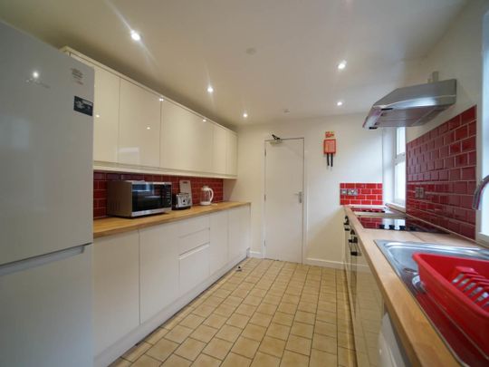 7 College Road - Photo 1