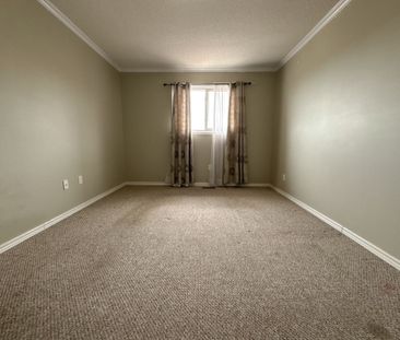 For Lease - 8 Belvedere Crescent, Richmond Hill, Ontario - Photo 2