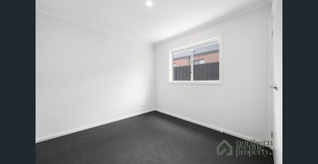 Spacious 4-Bedroom Family Home with Modern Comforts - Photo 5