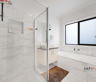 Brand New Elegant Home in Tarneit – Luxury, Space & Convenience - Photo 1