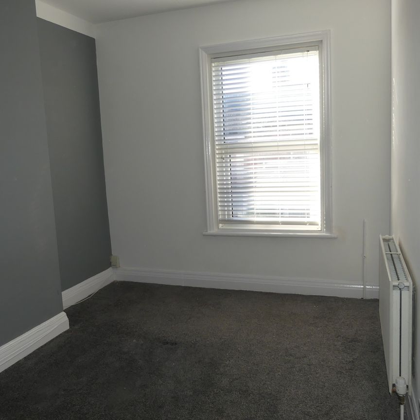 Sherbourne Road flat 4 - Photo 1